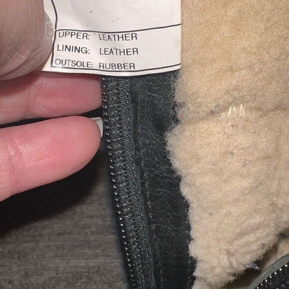 Ugg Chantay womens nubuck Biker Style Shearling Lined Winter boots Black Sz 6.5 - Picture 7 of 7